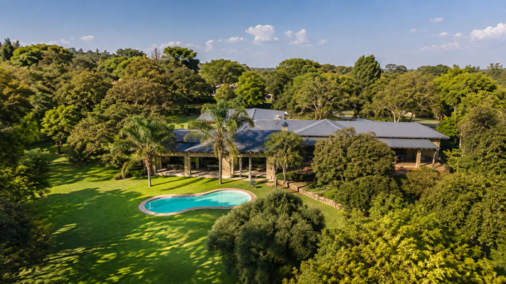 Thinking of buying property in Chartwell? Discover what to know about land, boreholes, security, maintenance, pricing and the Chartwell lifestyle.